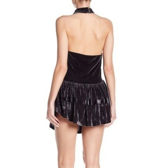 💕SALE💕 Tart Keyhole Velvet Peplum Top - Picture 2 of 5